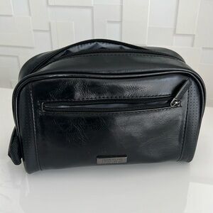 Kenneth Cole Reaction Toiletry bag